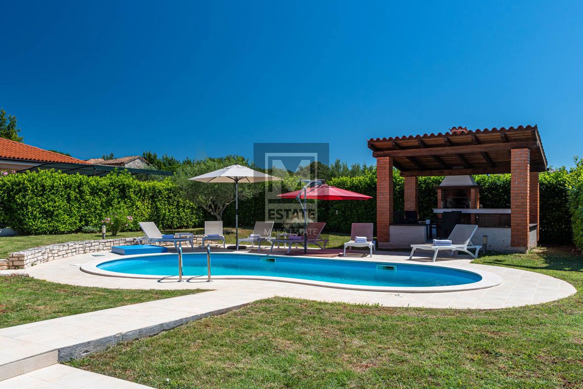 Parenzo, dintorni, ottima casa arredata al piano terra con piscina