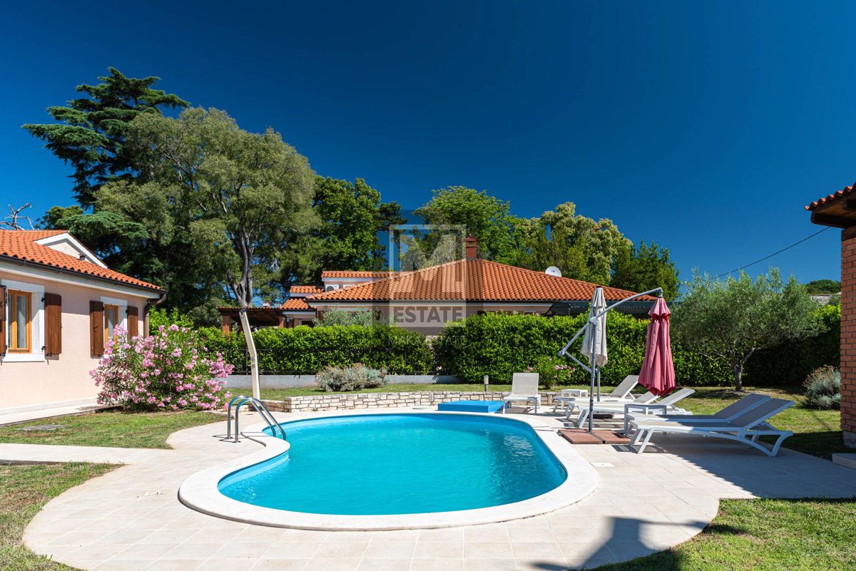 Parenzo, dintorni, ottima casa arredata al piano terra con piscina