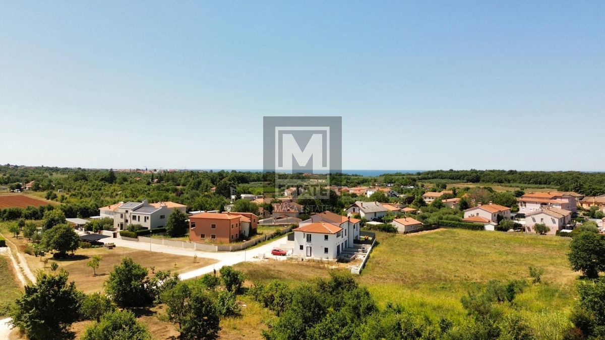 Parenzo, dintorni, casa con ampio giardino, a 2 km dal mare