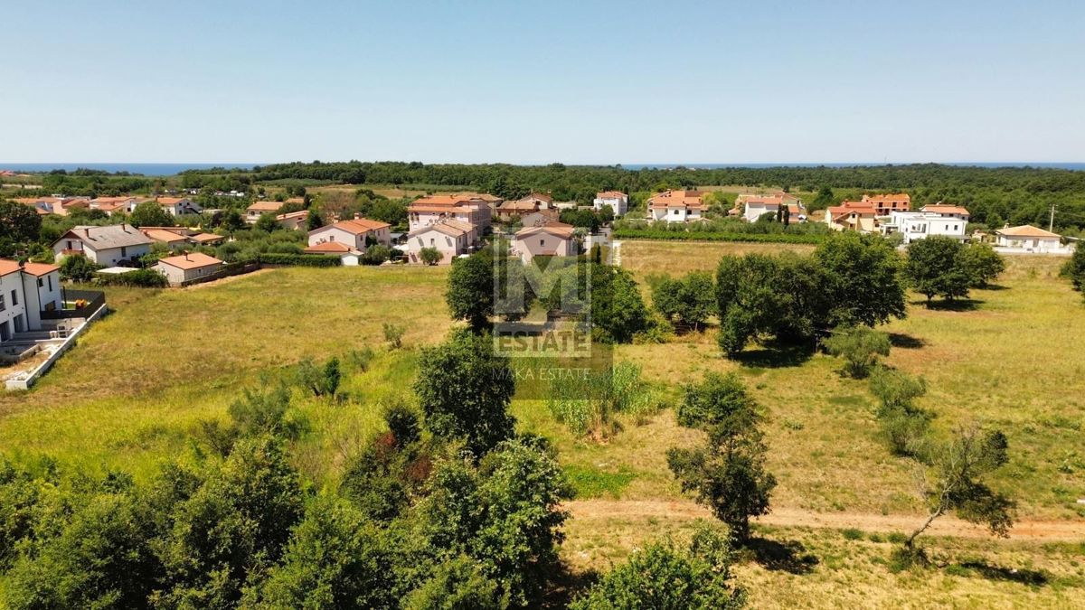 Parenzo, dintorni, casa con ampio giardino, a 2 km dal mare