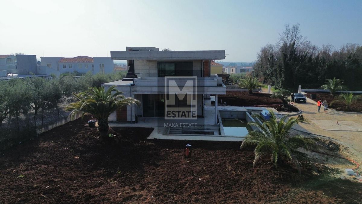 Parenzo, Vabriga , Villa di lusso con ampio giardino e vista sul mare!