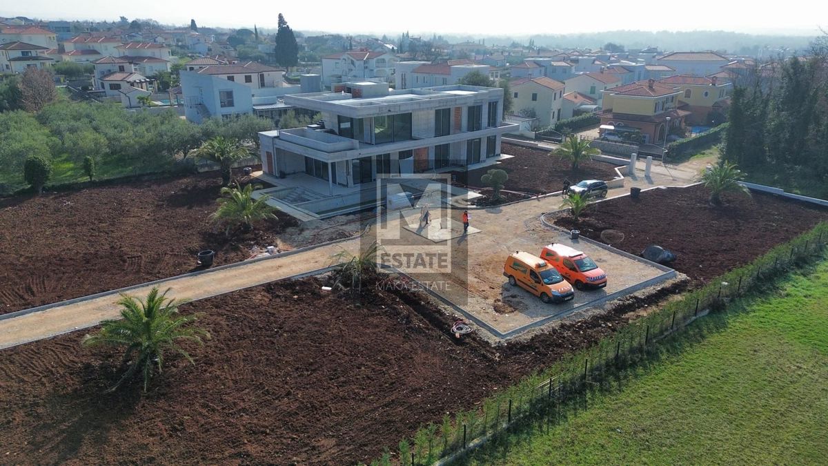 Parenzo, Vabriga , Villa di lusso con ampio giardino e vista sul mare!