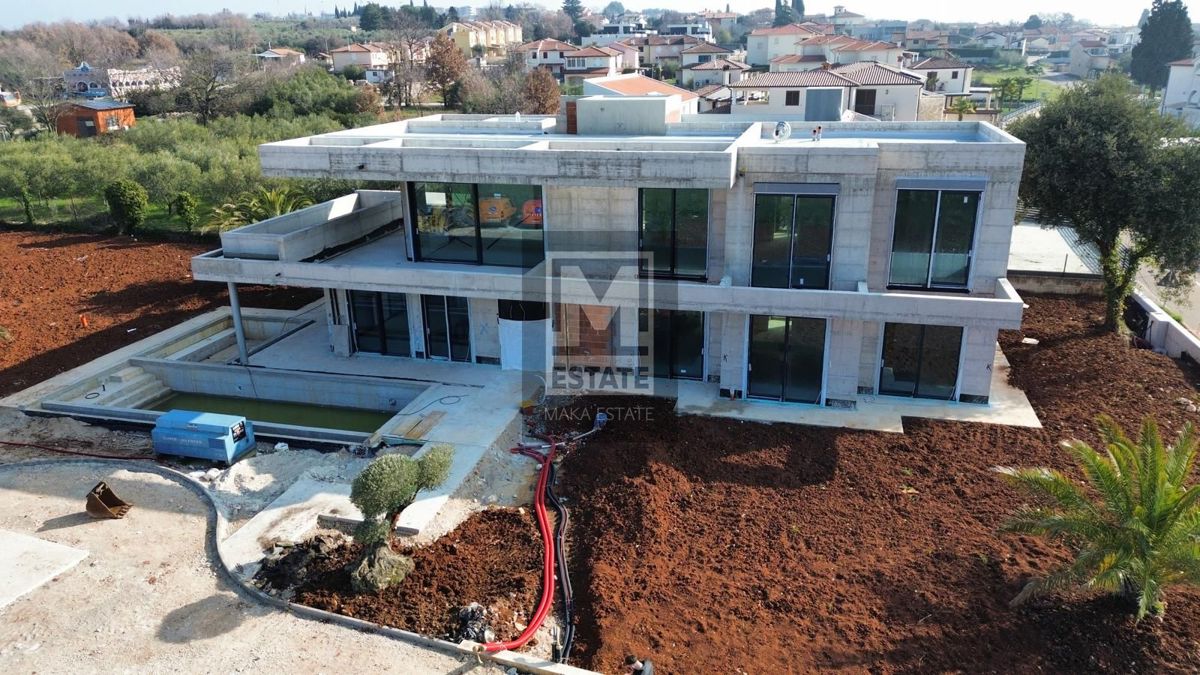 Parenzo, Vabriga , Villa di lusso con ampio giardino e vista sul mare!