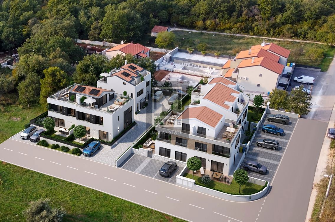 Parenzo, dintorni, moderna casa a schiera a 2 km dal mare!