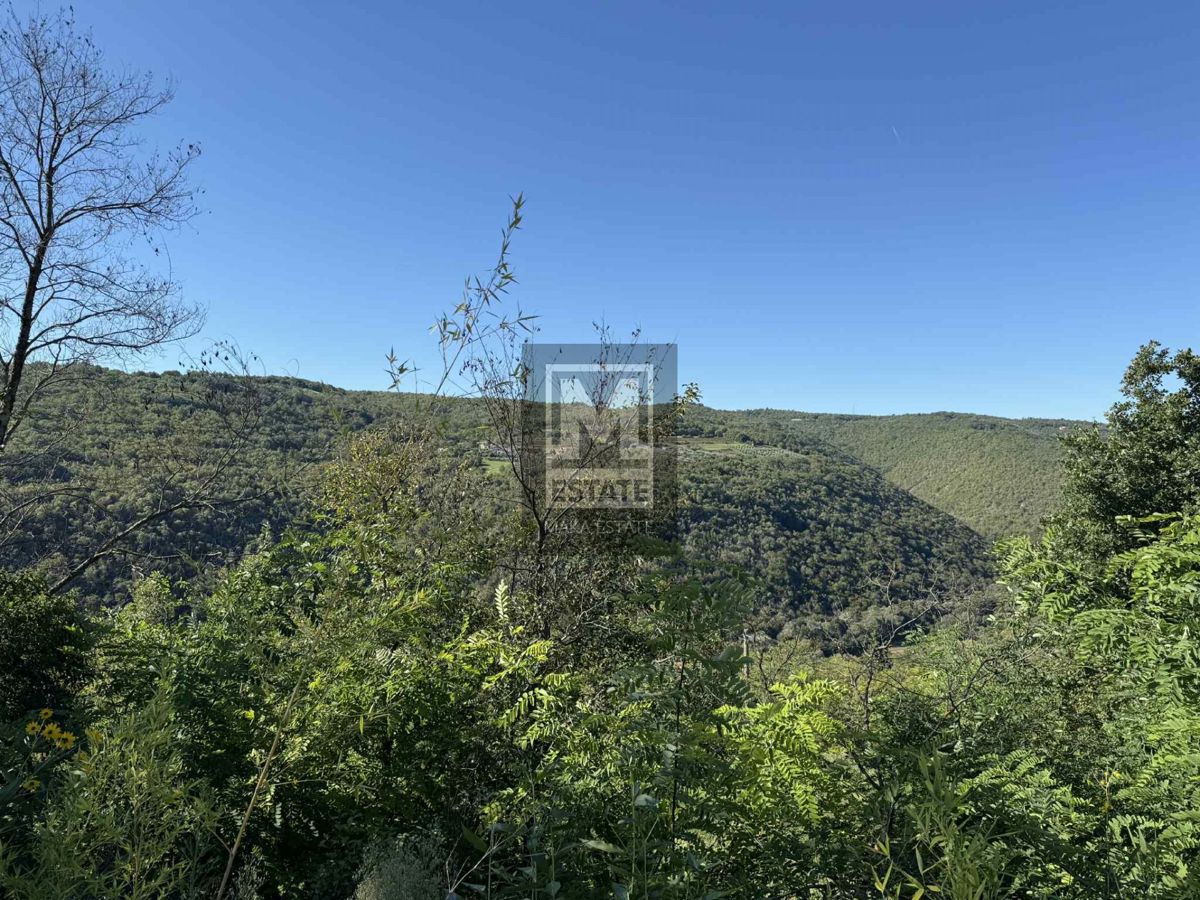 Montona, dintorni, terreno edificabile con splendida vista