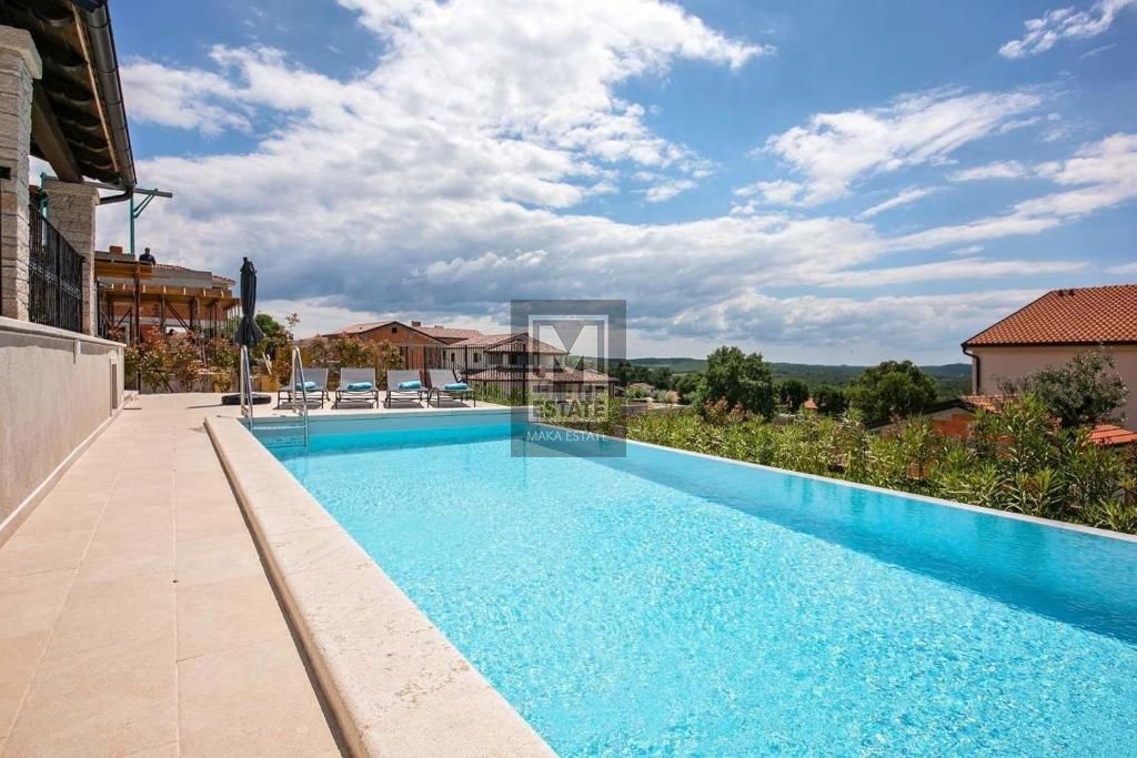 Parenzo, dintorni, lusso, villa con piscina e vista mare!