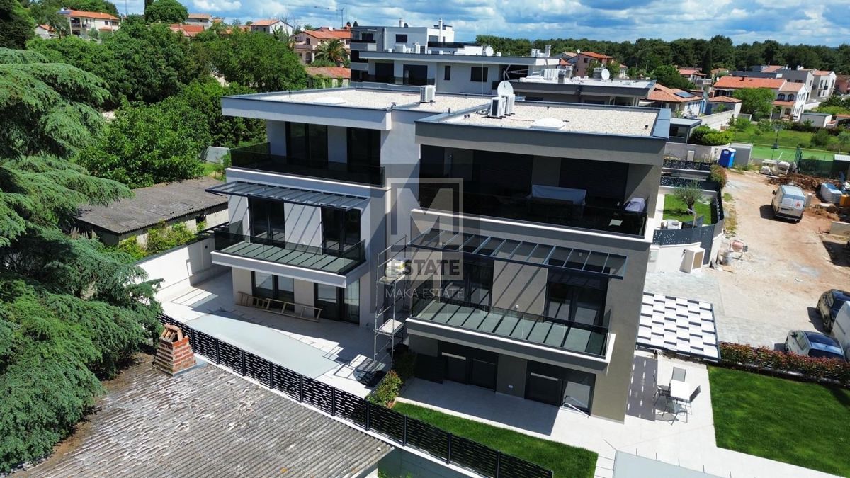 Parenzo, dintorni - Lussuoso appartamento duplex con piscina