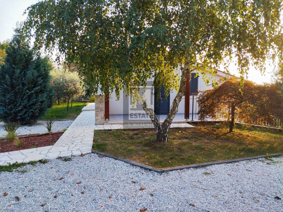 Parenzo, dintorni, villa indipendente con piscina!