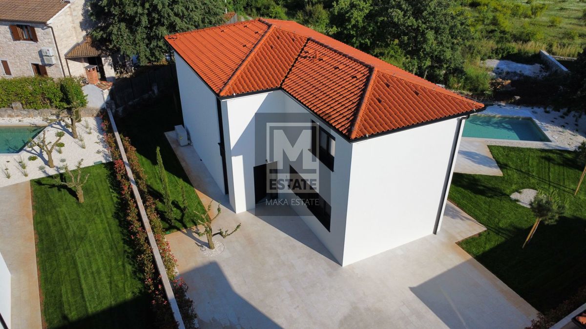 Parenzo, dintorni, Casa moderna con piscina e sauna