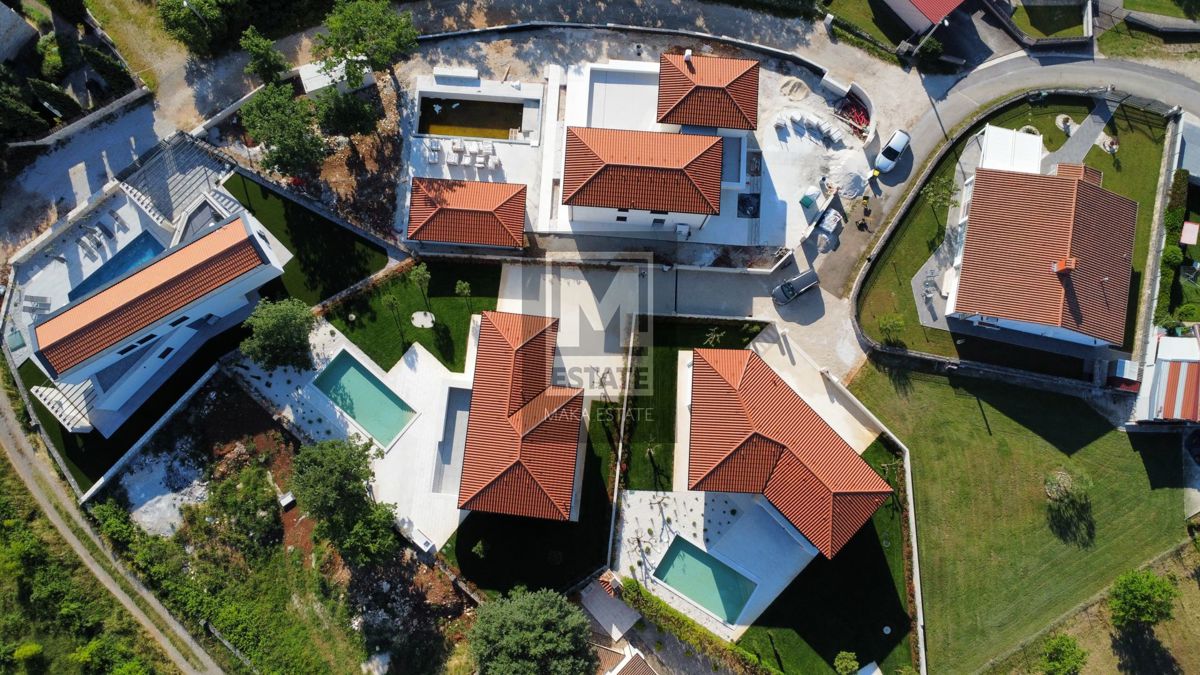 Parenzo, dintorni, Casa moderna con piscina e sauna