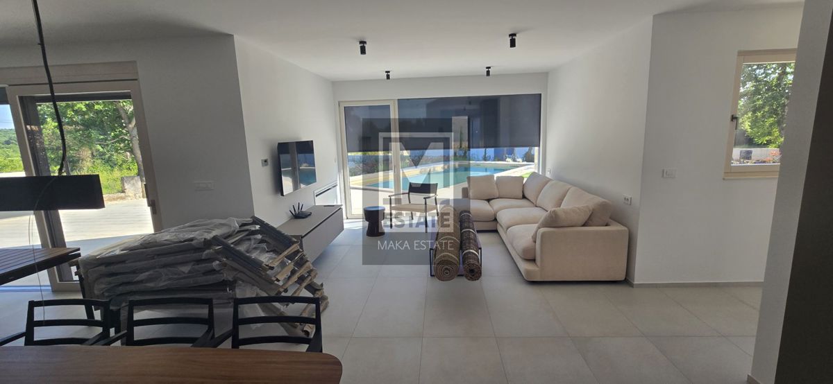 Parenzo, dintorni, Casa moderna con piscina e sauna