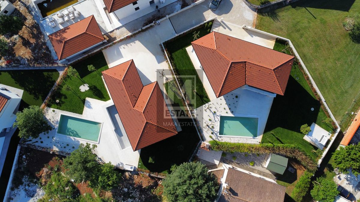 Parenzo, dintorni, Casa moderna con piscina e sauna
