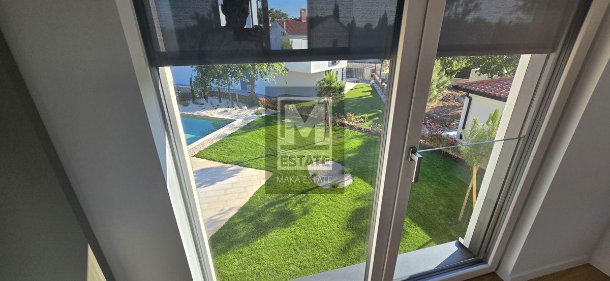 Parenzo, dintorni, Casa moderna con piscina e sauna