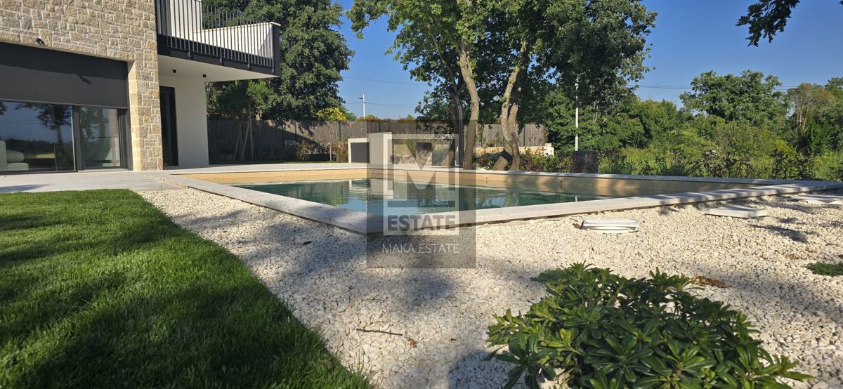 Parenzo, dintorni, Casa moderna con piscina e sauna