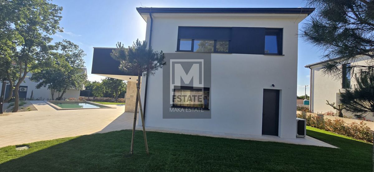 Parenzo, dintorni, Casa moderna con piscina e sauna