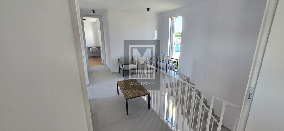 Parenzo, dintorni, Casa moderna con piscina e sauna