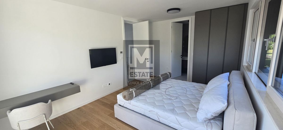 Parenzo, dintorni, Casa moderna con piscina e sauna