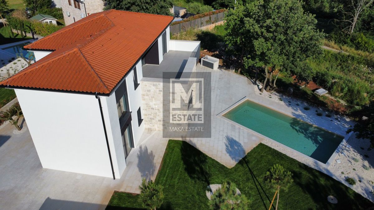 Parenzo, dintorni, Casa moderna con piscina e sauna
