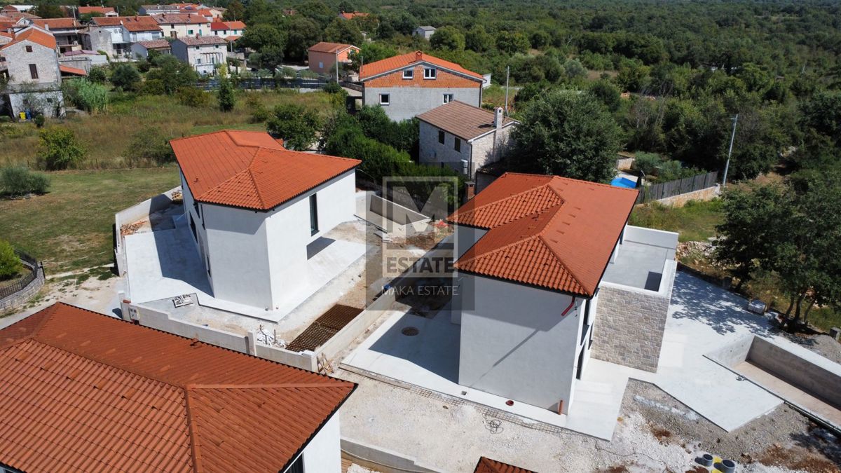 Parenzo, dintorni, Casa moderna con piscina e sauna