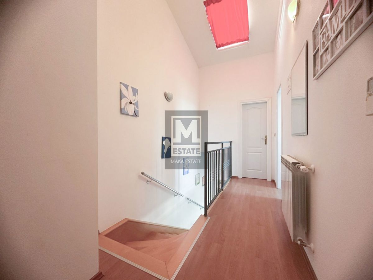 Parenzo, dintorni, ottima casa a schiera con giardino!