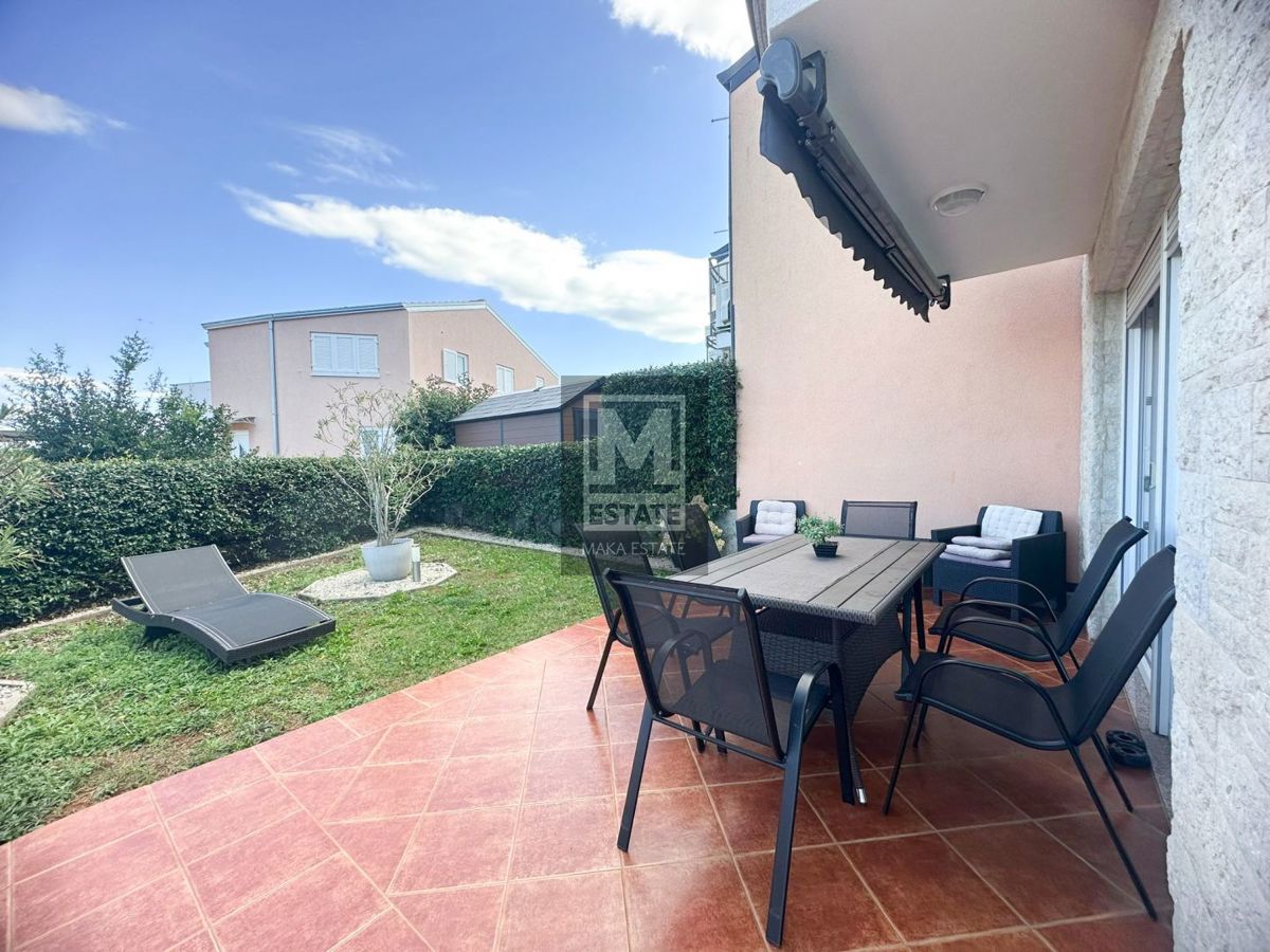 Parenzo, dintorni, ottima casa a schiera con giardino!