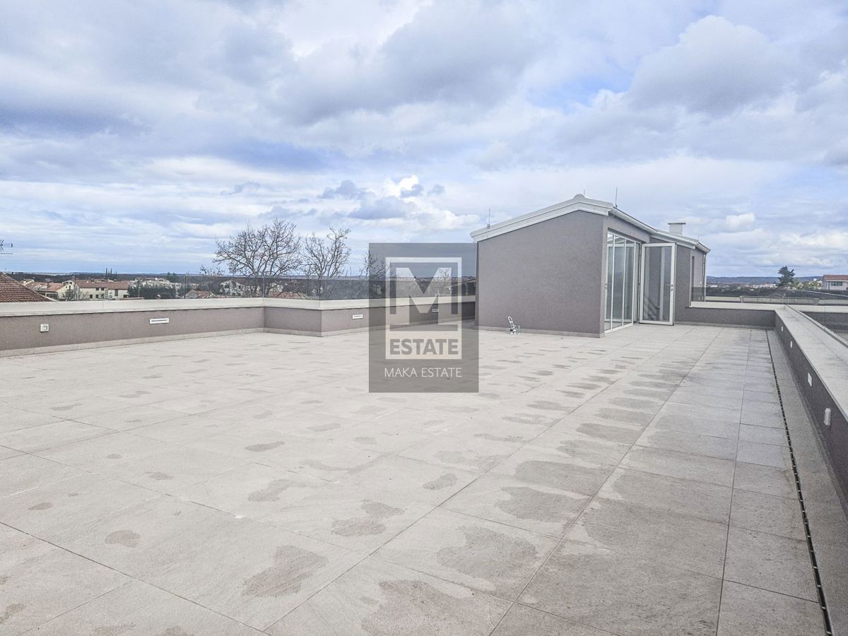Parenzo, attico con terrazza sul tetto e vista panoramica sul mare!
