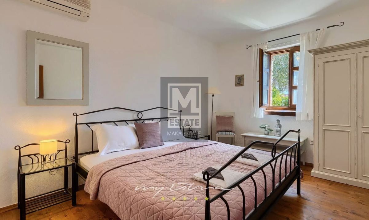 Parenzo, dintorni, autentica villa in pietra con piscina!