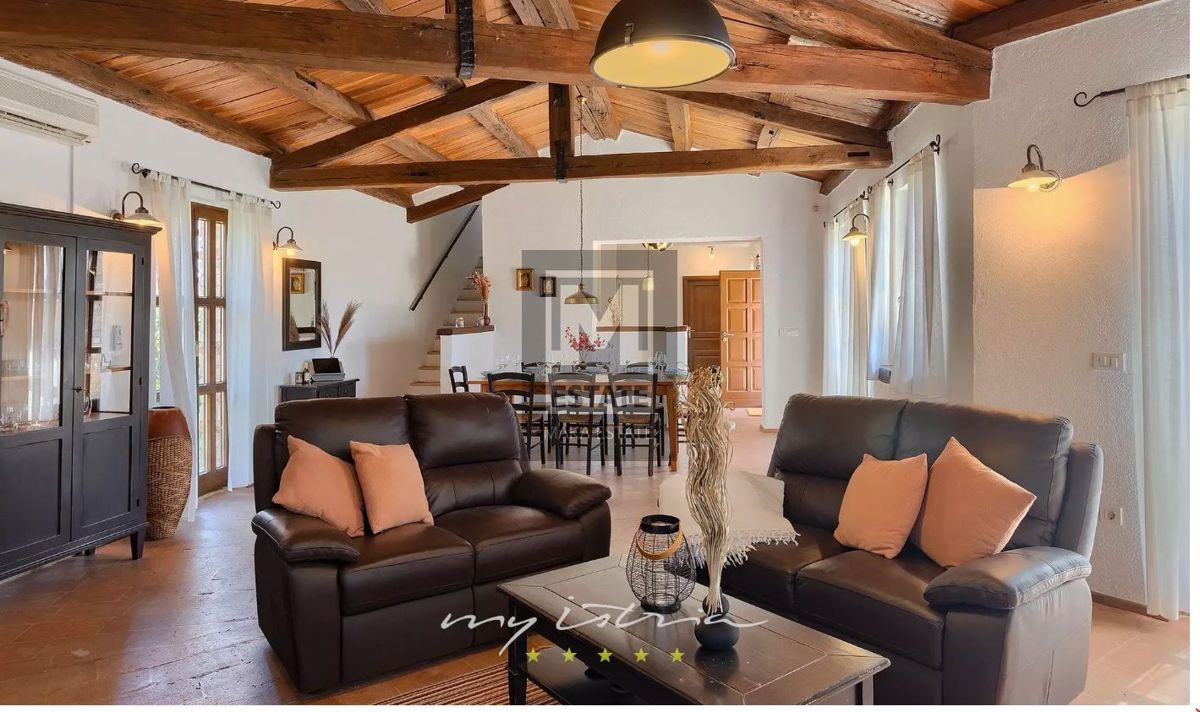 Parenzo, dintorni, autentica villa in pietra con piscina!