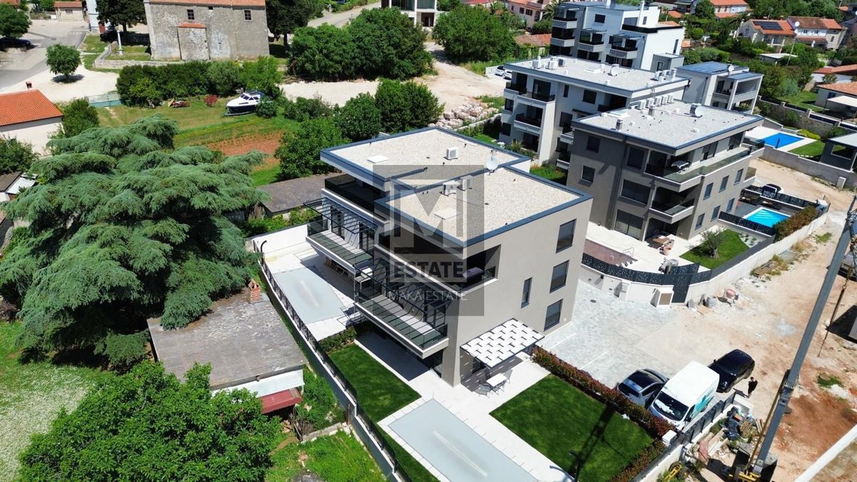 Parenzo, dintorni - Lussuoso appartamento duplex con piscina