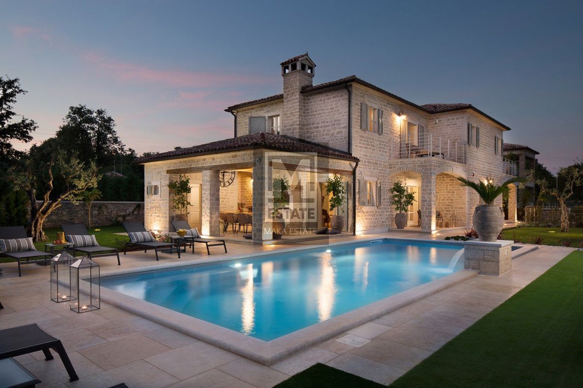 Parenzo, dintorni, lussuosa villa in pietra nel cuore dell'Istria