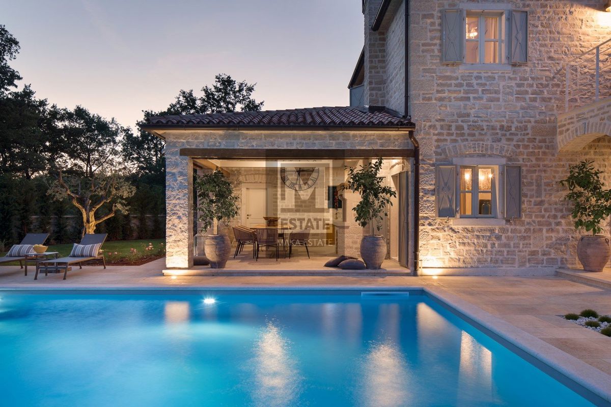 Parenzo, dintorni, lussuosa villa in pietra nel cuore dell'Istria