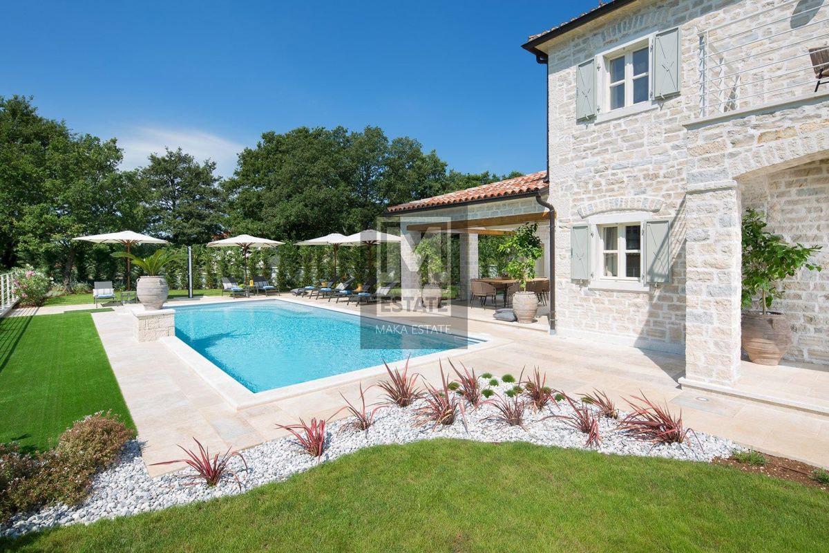 Parenzo, dintorni, lussuosa villa in pietra nel cuore dell'Istria