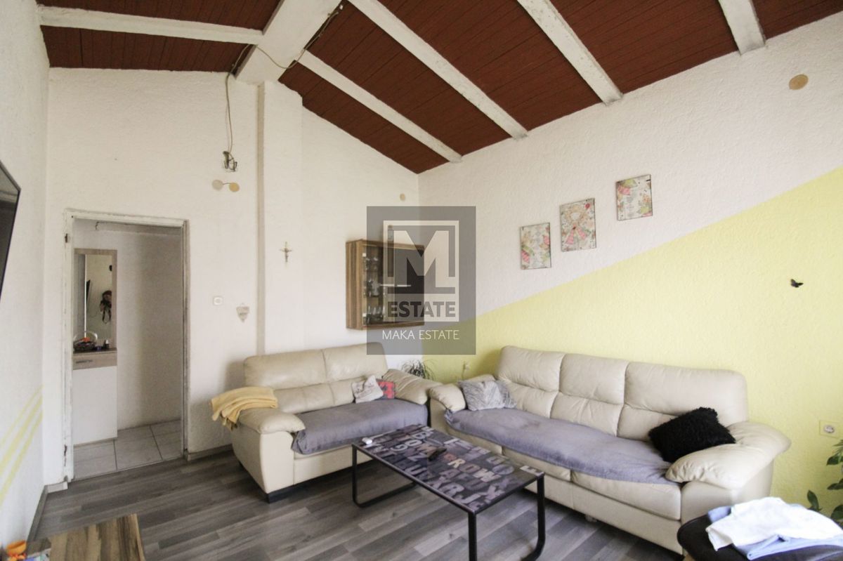Parenzo, dintorni, Casa con due appartamenti e ampio giardino
