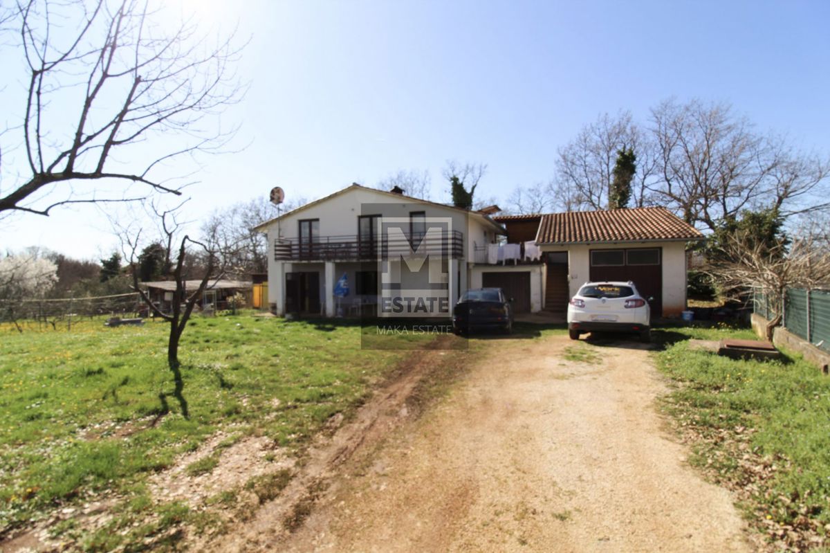 Parenzo, dintorni, Casa con due appartamenti e ampio giardino