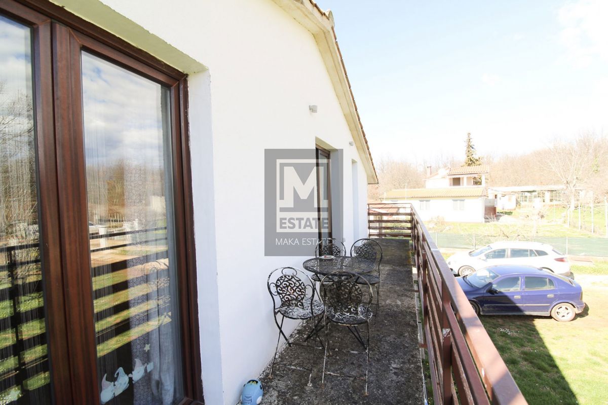 Parenzo, dintorni, Casa con due appartamenti e ampio giardino