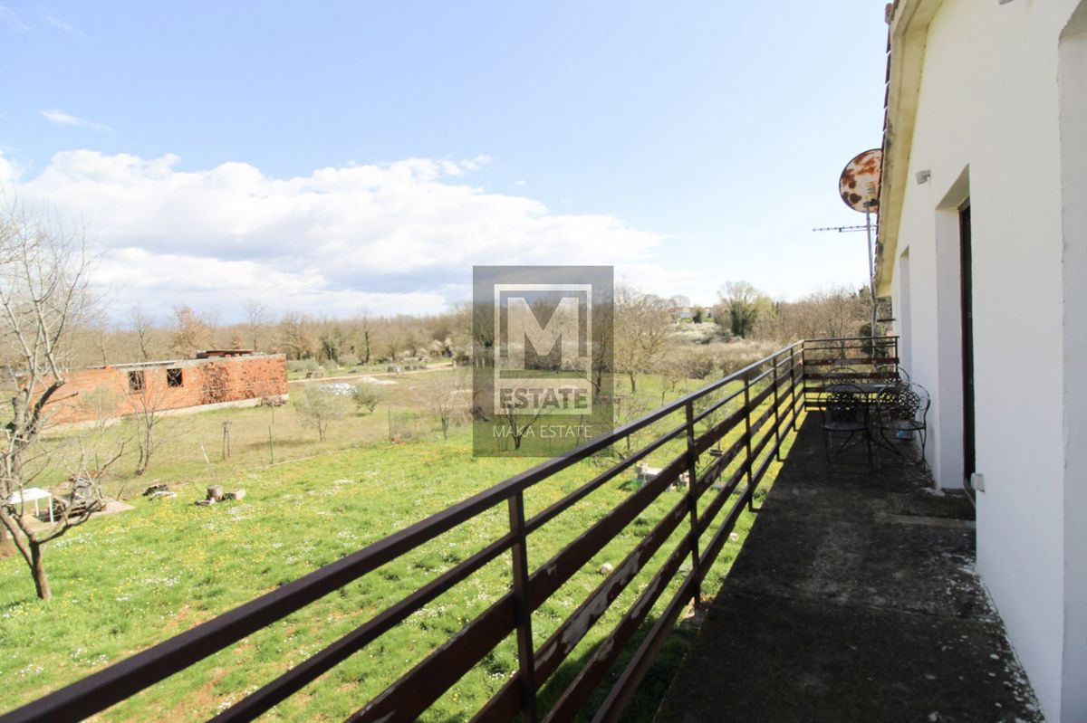 Parenzo, dintorni, Casa con due appartamenti e ampio giardino