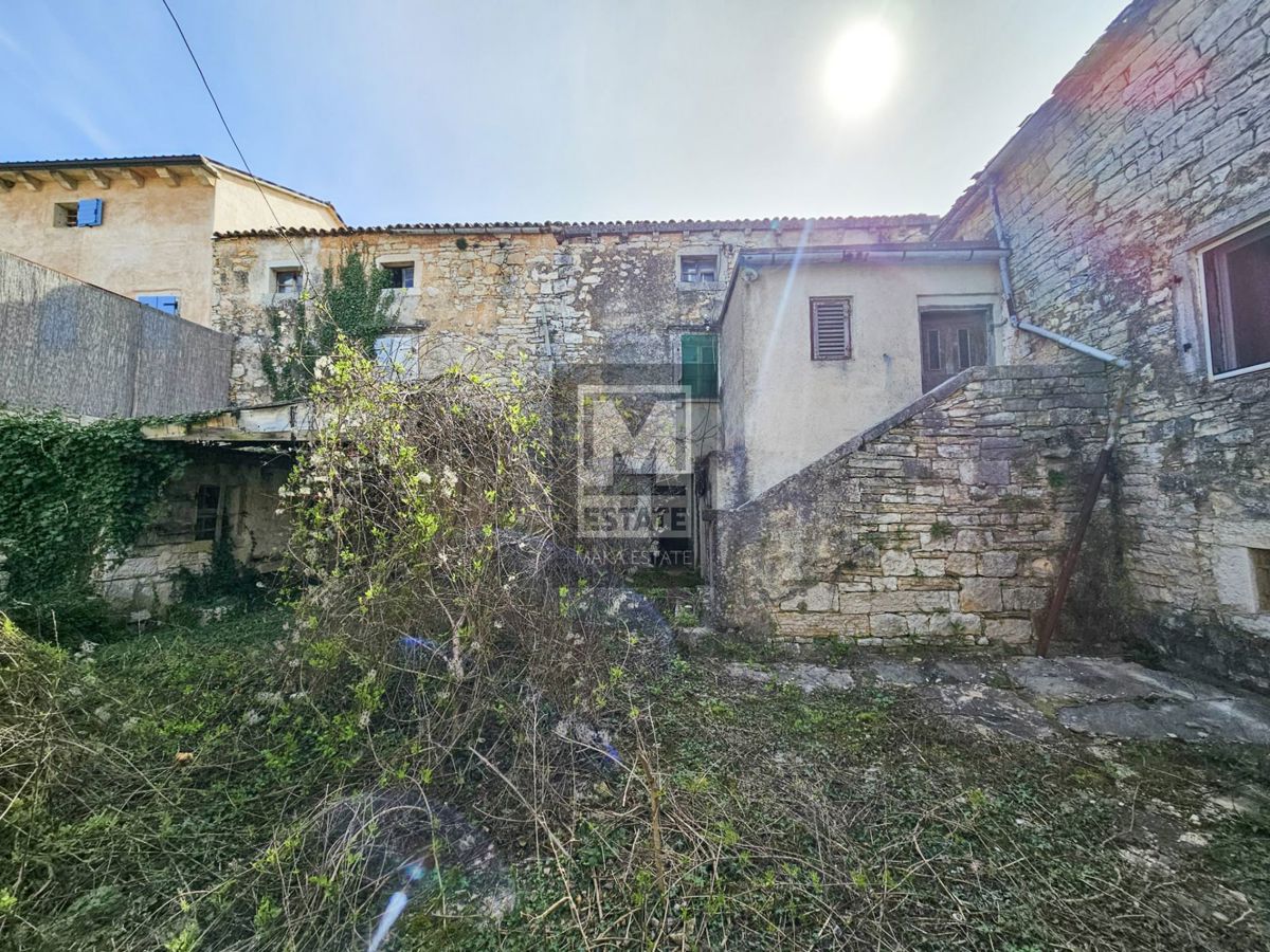Parenzo, dintorni, proprietà autoctona da ristrutturare!