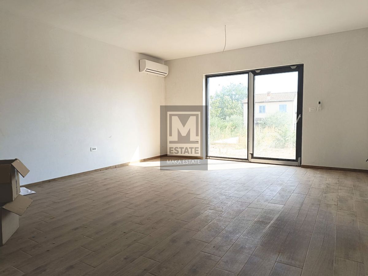 Parenzo, dintorni, Moderna casa bifamiliare con piscina