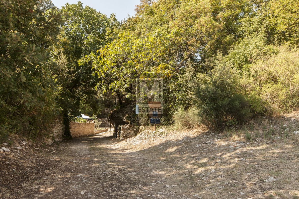 Pola, dintorni, bellissima villa in pietra con piscina