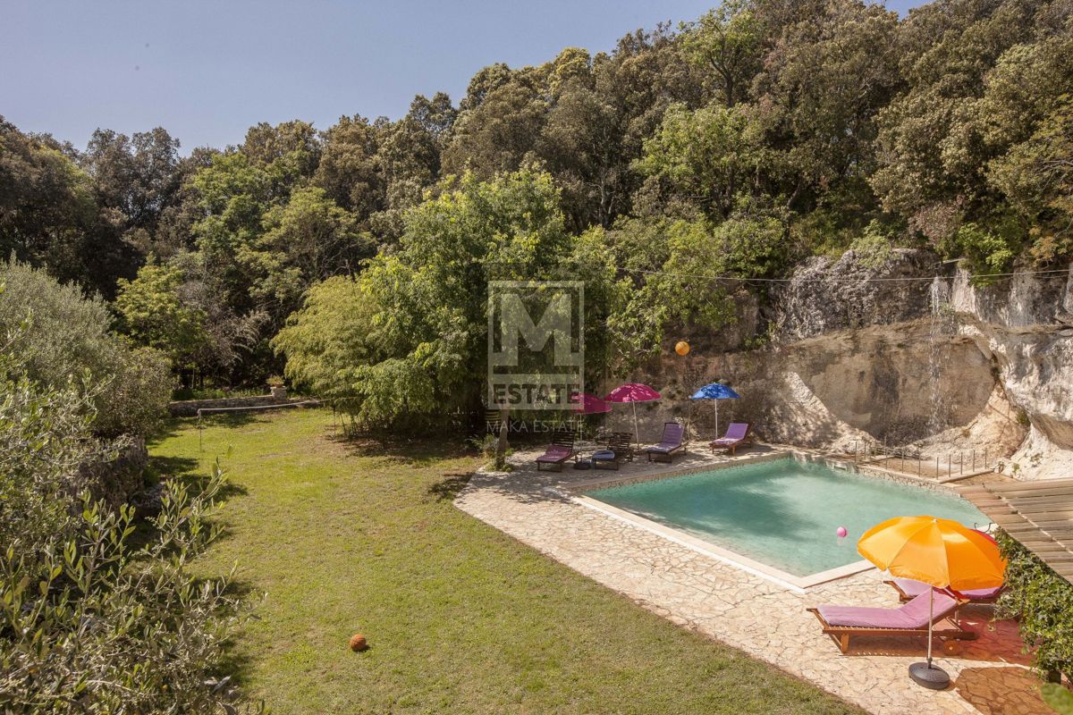 Pola, dintorni, bellissima villa in pietra con piscina