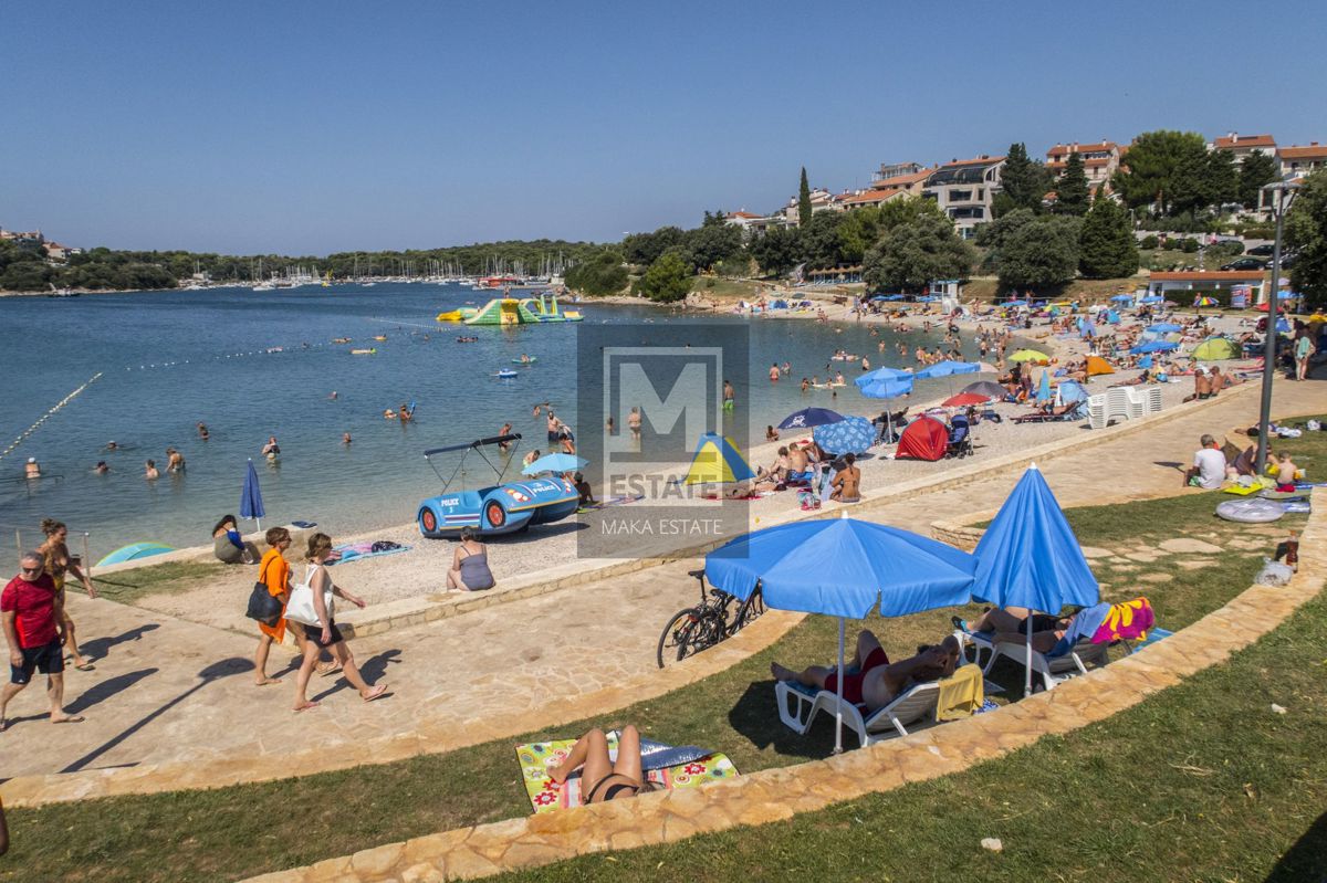 Pola, dintorni, bellissima villa in pietra con piscina