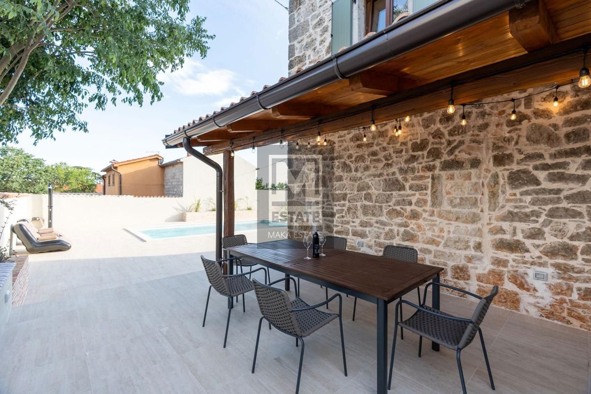 Parenzo, dintorni, Casa in pietra ristrutturata con piscina!