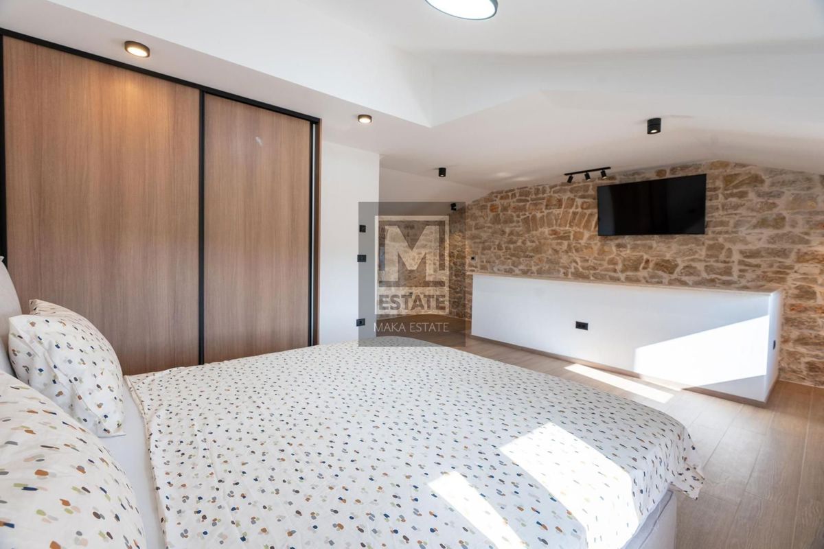 Parenzo, dintorni, Casa in pietra ristrutturata con piscina!