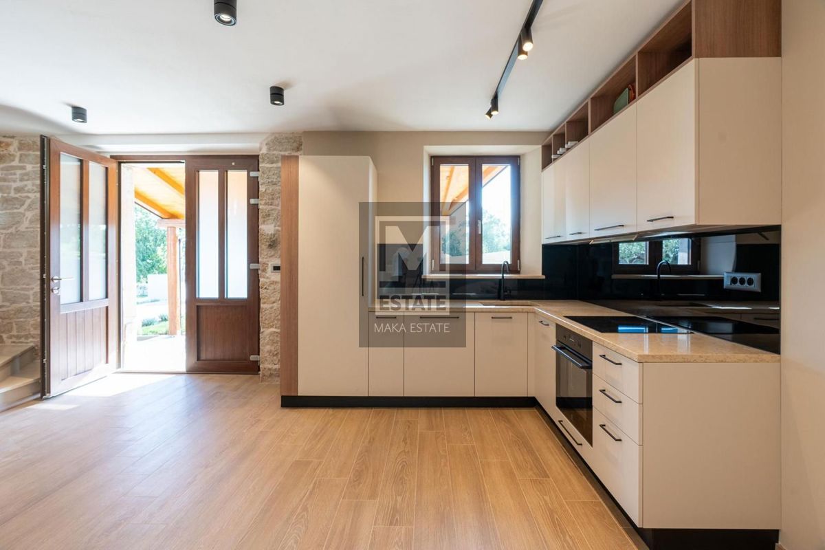 Parenzo, dintorni, Casa in pietra ristrutturata con piscina!