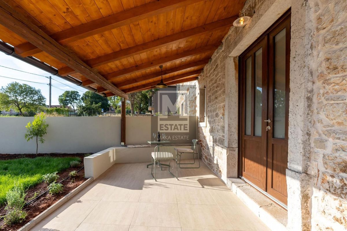 Parenzo, dintorni, Casa in pietra ristrutturata con piscina!