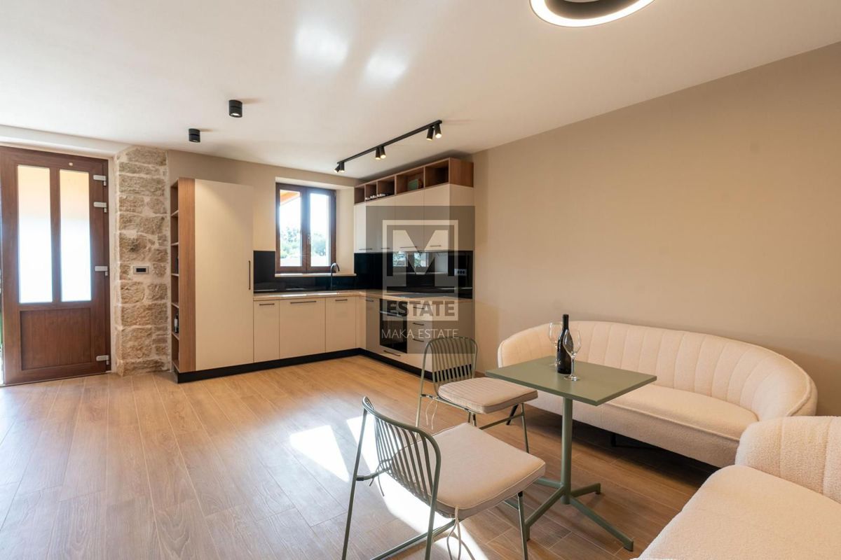 Parenzo, dintorni, Casa in pietra ristrutturata con piscina!