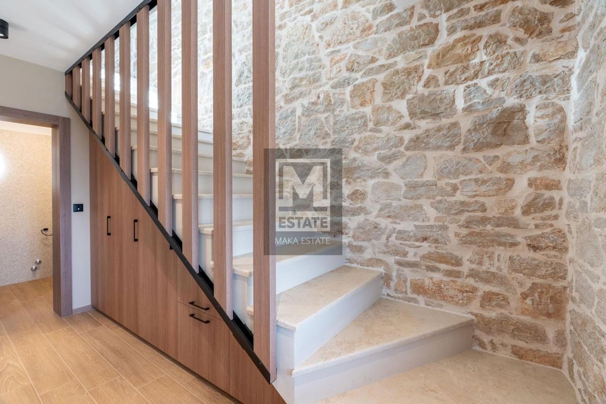 Parenzo, dintorni, Casa in pietra ristrutturata con piscina!