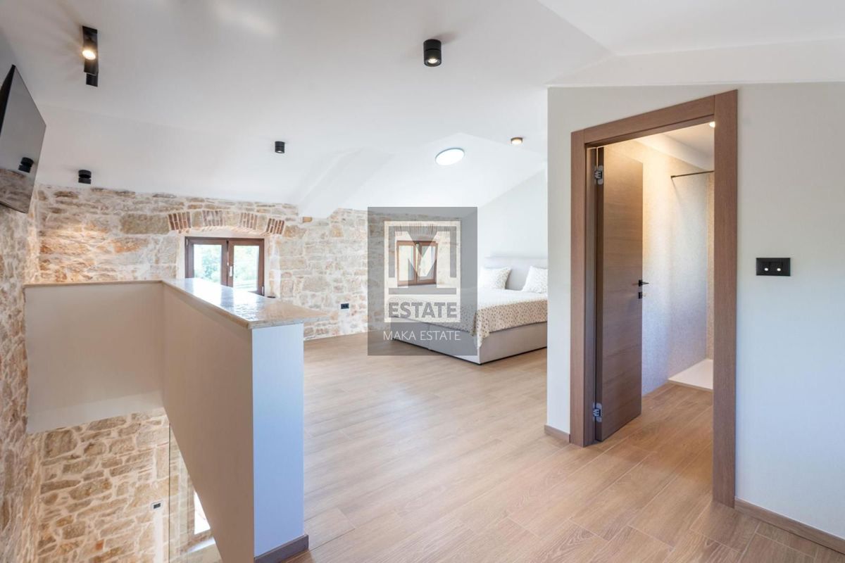 Parenzo, dintorni, Casa in pietra ristrutturata con piscina!