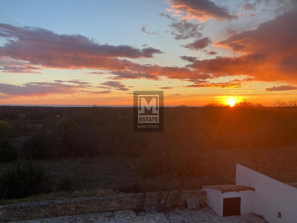 Istria, villa rustica in pietra con piscina e vista mare!