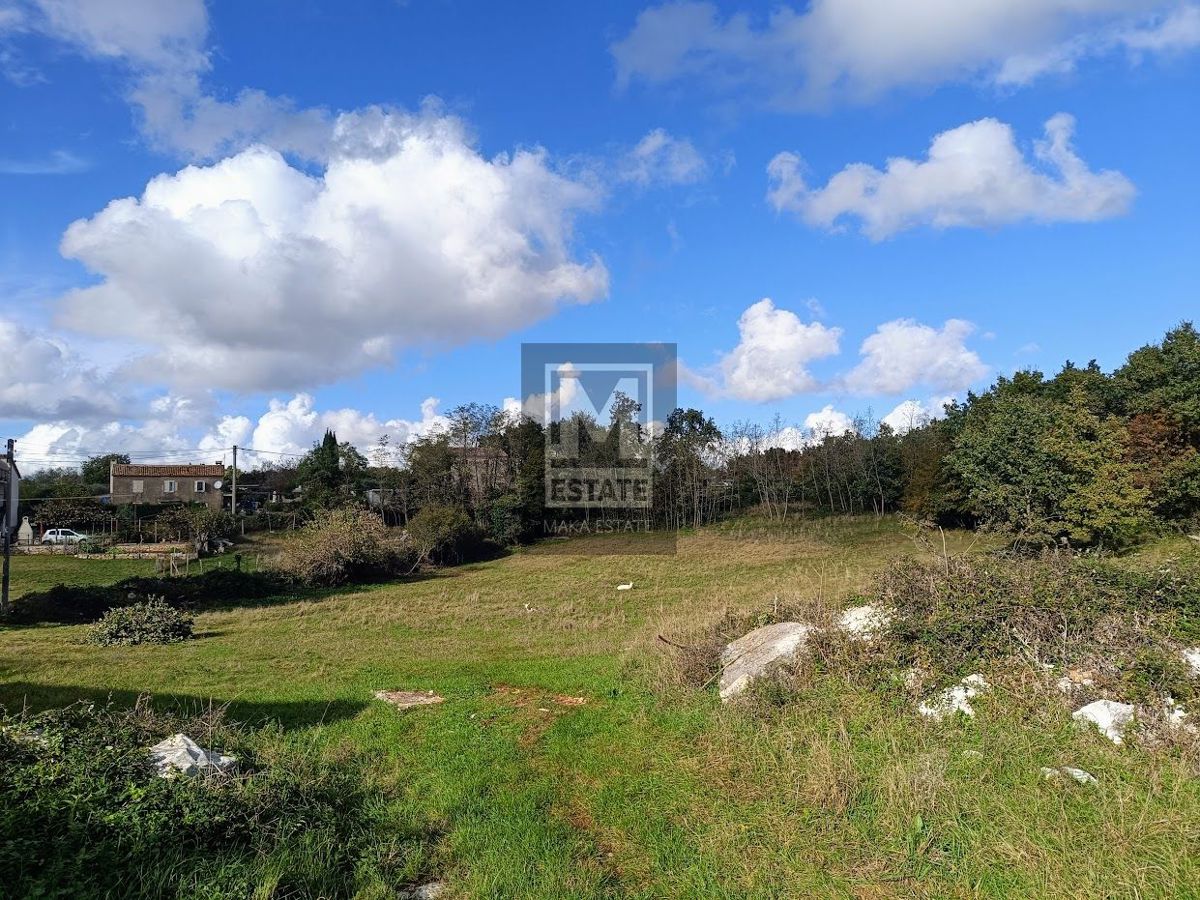 Parenzo, dintorni - Centro storico con ampio terreno edificabile